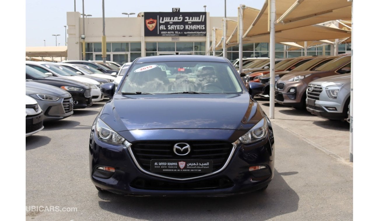 Mazda 3 Luxury Plus ACCIDENTS FREE - GCC - ORIGINAL PAINT - MID OPTION - PERFECT CONDITION INSIDE OUT