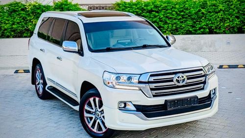 Toyota Land Cruiser 2019 VXR 5.7L 4WD Full Option Sunroof | Cool Box | Electric Seats | Leather Seats | Very Clean And P