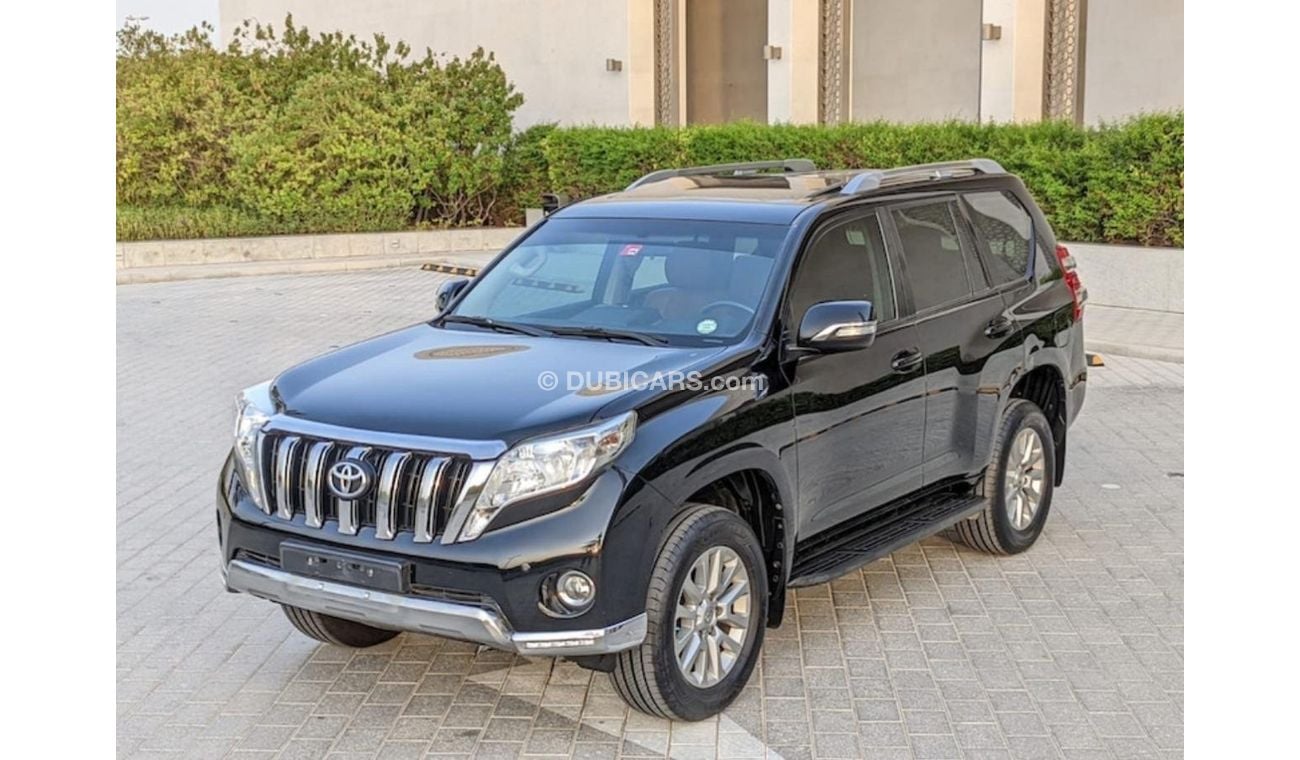 Toyota Prado Toyota Prado 2017 VXR Full Option sunroof leather seats electric seats Coolbox Top the Range