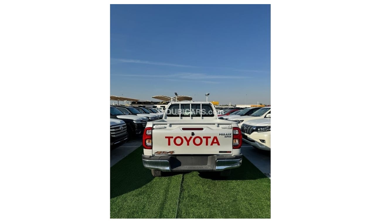 تويوتا هيلوكس Toyota Hilux 2.4 SR5 Full option