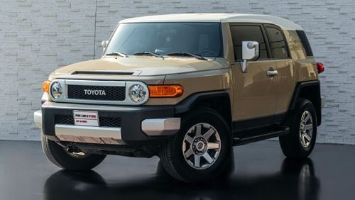 Toyota FJ Cruiser AED 2,280 PM • FJ CRUISER GXR • ONLY 64,000 KM • FULL SERVICE HISTORY • FULLY LOADED