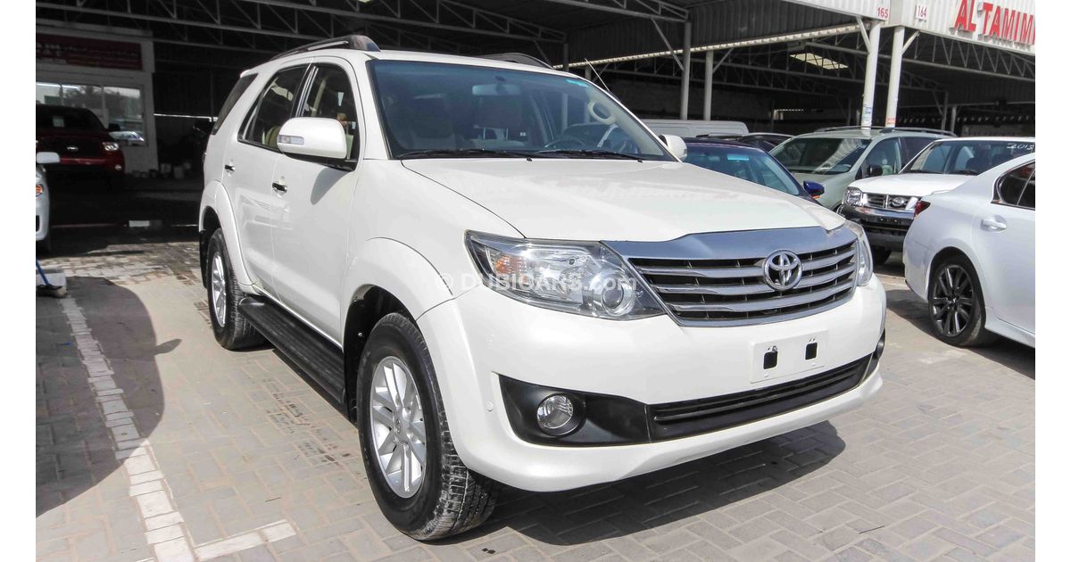 Toyota Fortuner 4.0 for sale: AED 58,000. White, 2014