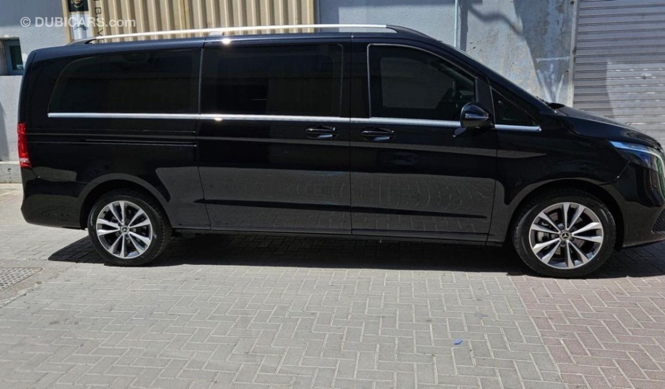 مرسيدس بنز V250 Maybach 2024 Mercedes-Benz V-Class V250 Avantgarde 8-Seater Extra-long Petrol 2.0L 4-Cyl Petrol A/T RWD Only