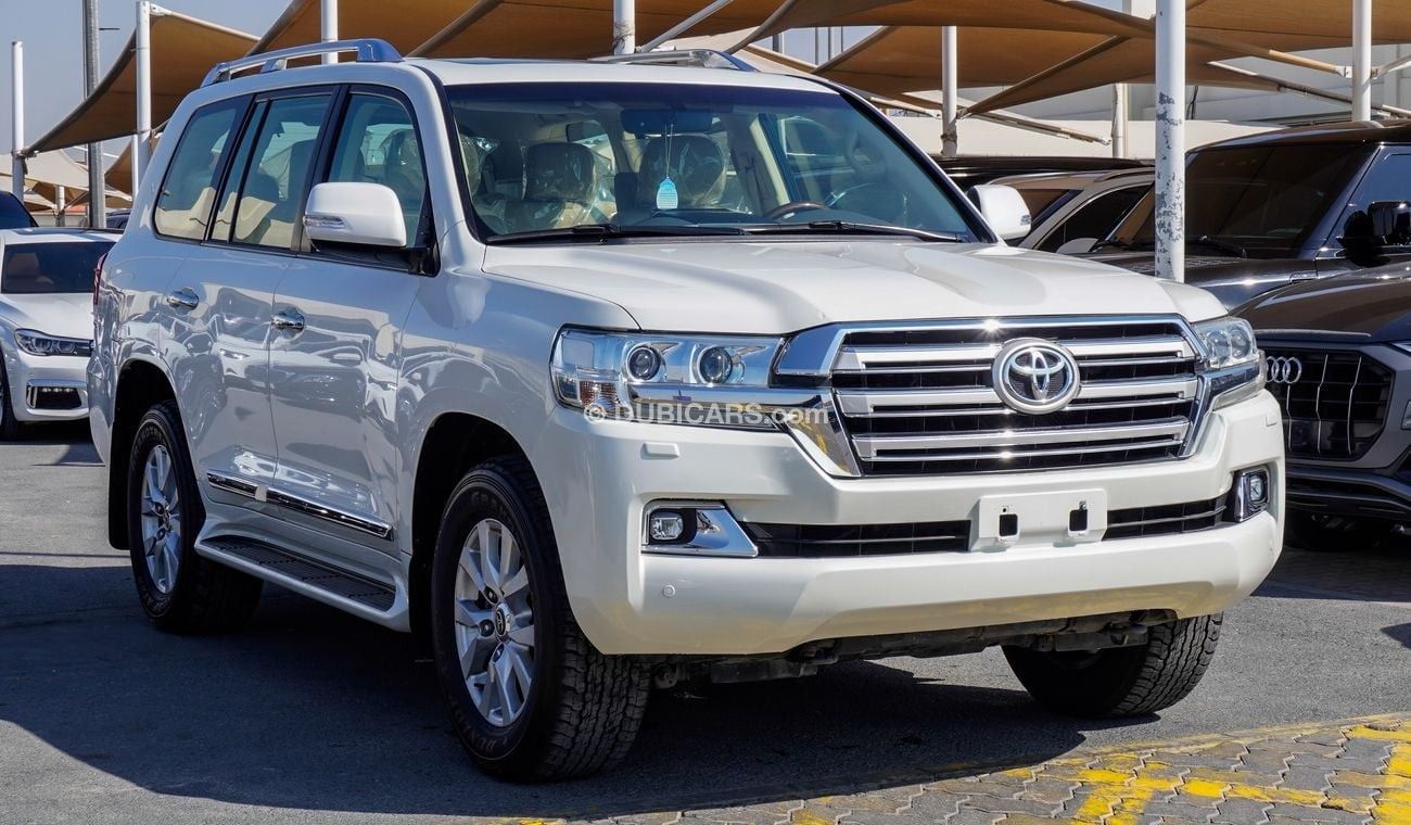 Toyota Land Cruiser GXR V8