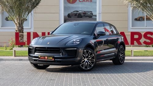 Porsche Macan Std 2.0L (252 HP) Porsche Macan 2023 GCC under Agency Warranty and Service Contract with Flexible Do