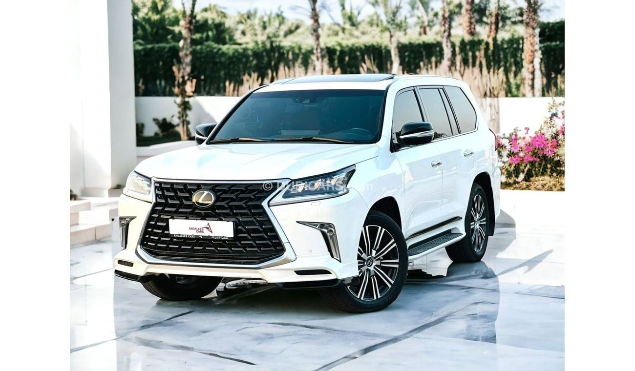 لكزس LX 570 AED 5,260 PM | LEXUS LX 570 5.7L V8 | FULL SERVICE HISTORY | UNDER WARRANTY | GCC | PLATINUM | 0% DO