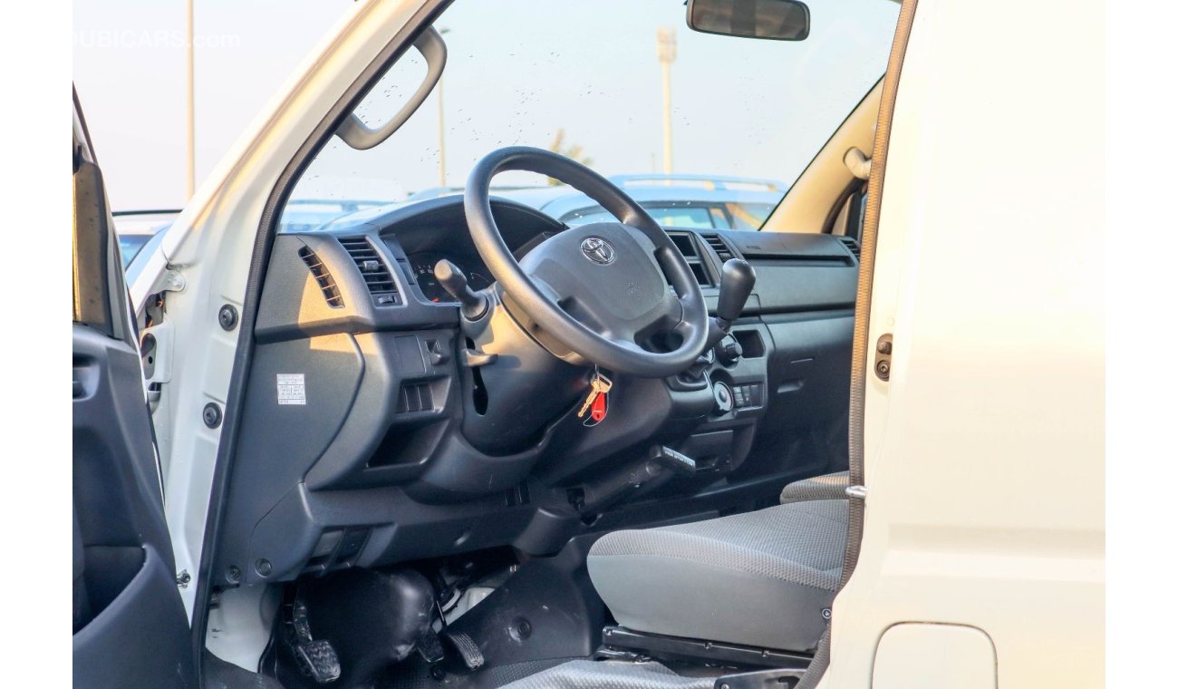 تويوتا هاياس 2024 Toyota HiAces 2.5D Diesel (Manual Transmission)