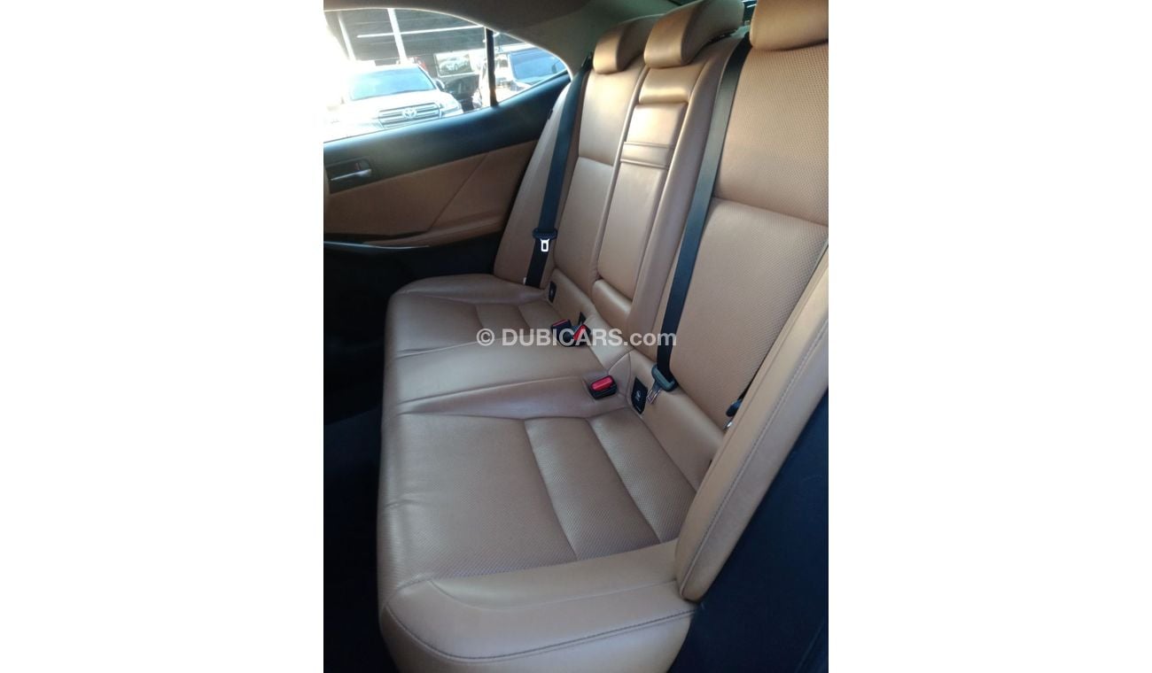 لكزس IS 250 LEXUS IS 250 V6 2.5L Full Option Model 2015