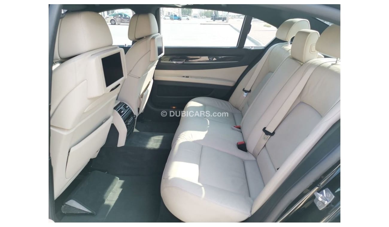 BMW 750Li Executive BMW 750Li V8 4.4 2012 Model GCC Specs With Partial Service History In Perfect Condition  M