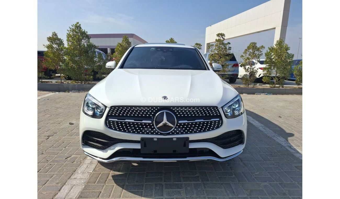 مرسيدس بنز GLC كوبيه 300 Mercedes-Benz GLC300 2019 full option