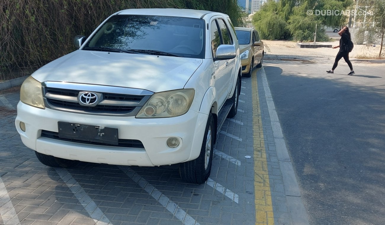 Toyota Fortuner 2.7 4 cylinder