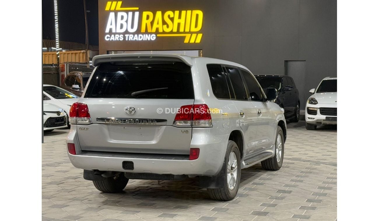 Toyota Land Cruiser GXR V8