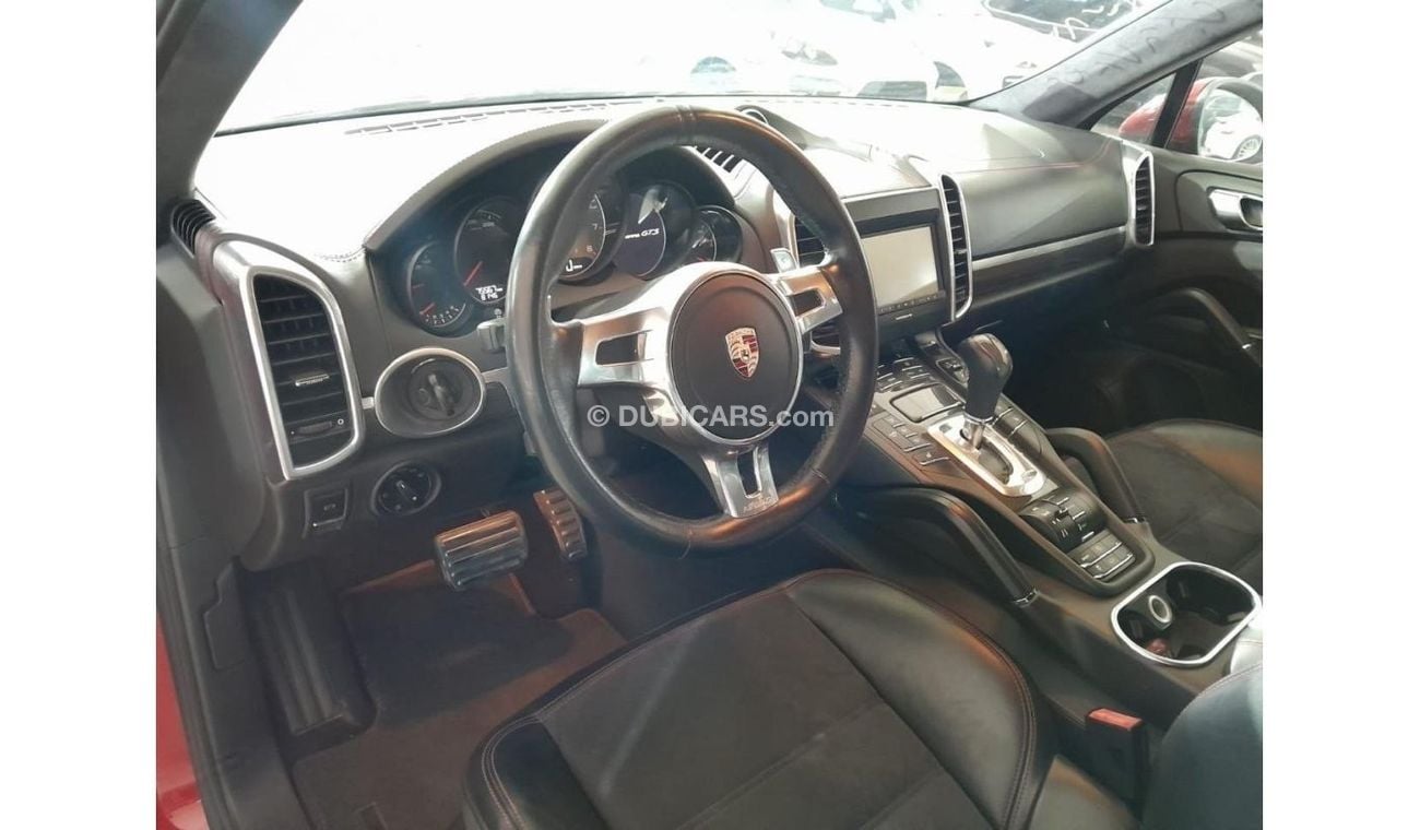 بورش كايان PORSCHE CAYENNE GTS 4.8L 2013, WITH GTS INTERIOR PACKAGE, SPORTS CHRONO PACKAGE AND MORE..