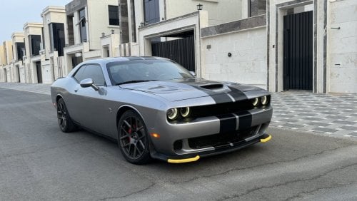 Dodge Challenger scat pack 6.4