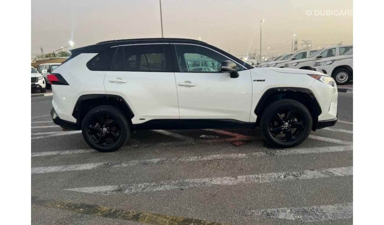 Toyota RAV4 Toyota rav4 2019 XSE Hybrid 2.5 V4 4X4 Sunroof leather seats push start left hand drive