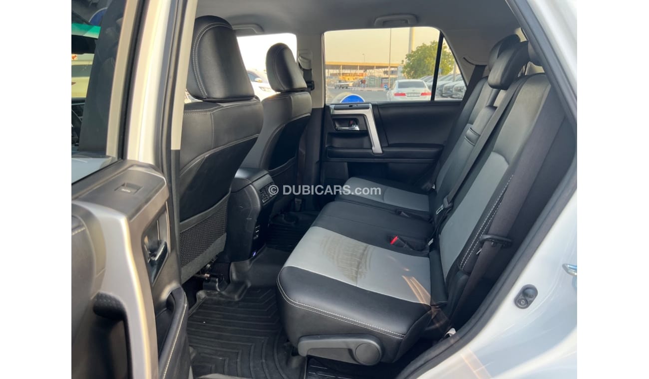 تويوتا Runner4 2019 SR5 PREMIUM SUNROOF 7 SEATER FULL OPTION