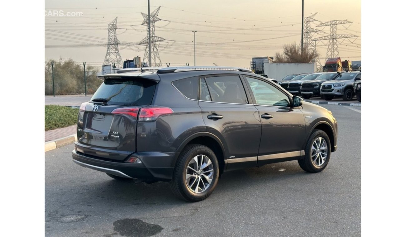 Toyota RAV4 Hybrid Toyota RAV4 2018 XLE