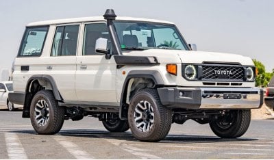 تويوتا لاند كروزر هارد توب 2024 LC76 4.0L Petrol with Digital Speedometer and leather seats