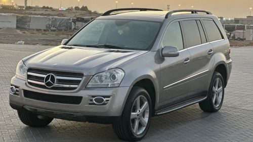 Mercedes-Benz GL 500 موديل 2008 خليجي فل موصفات حاله ممتازه جداااا من الداخل والخارج