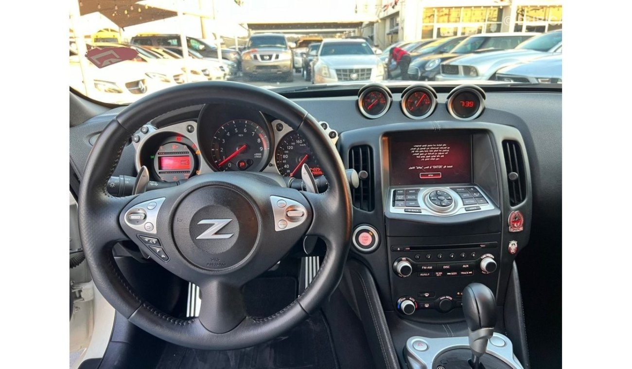 Nissan 370Z Sport 2015 model, Gulf, 6 cylinder, automatic transmission, full option, odometer 242000