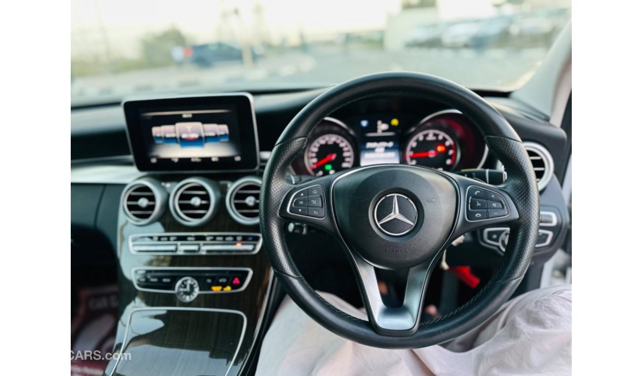 مرسيدس بنز C200 Right hand drive