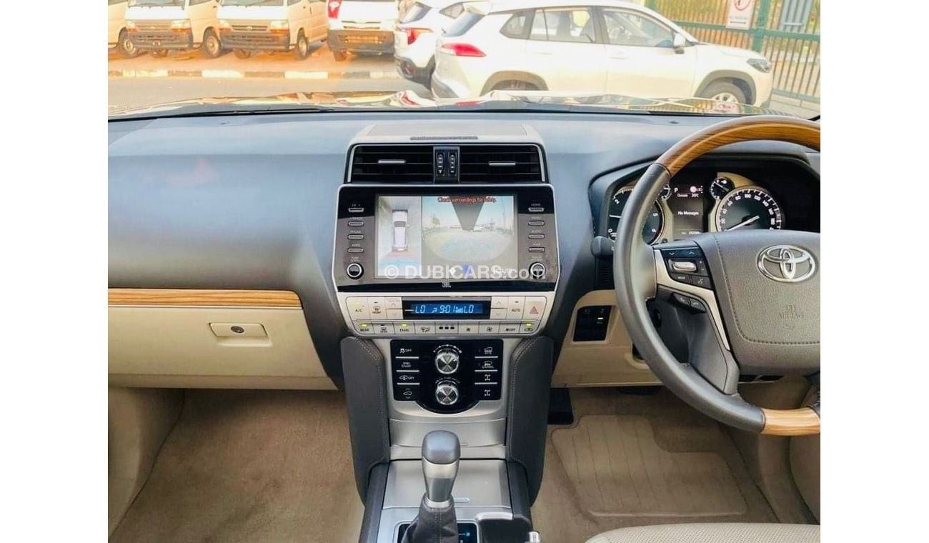 تويوتا برادو Toyota Kakadu prado 2021 full option sunroof. Electric seats . Leather seats. Coolbox. In Excellent