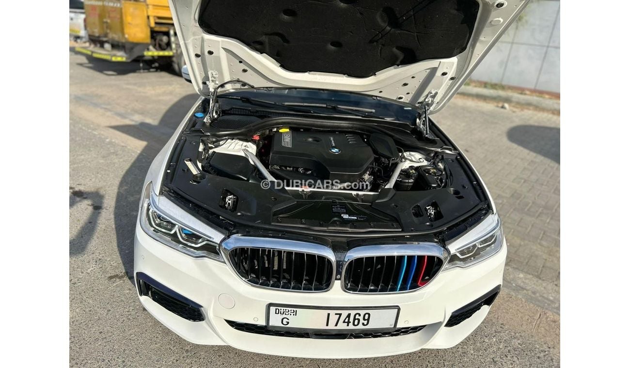 بي أم دبليو 530i Luxury M Sport Package 2.0L