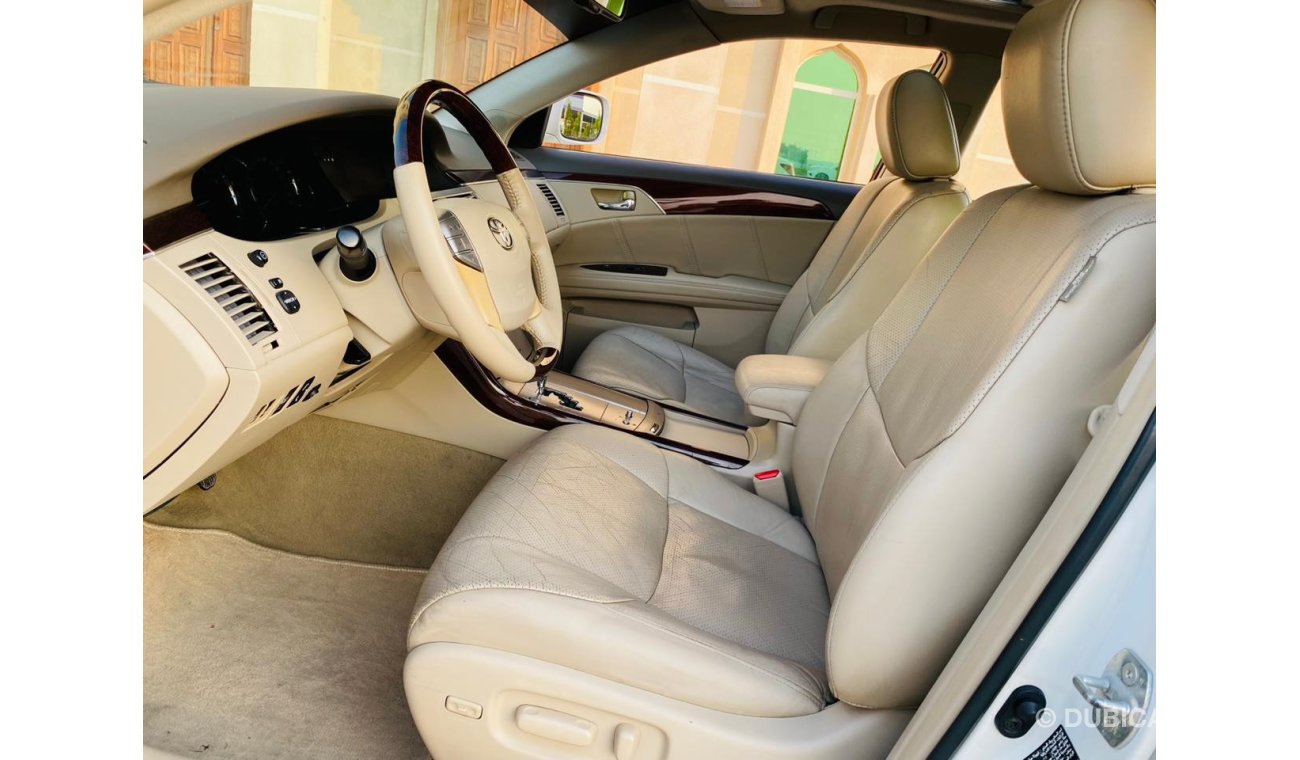 Toyota Avalon Good condition car GCC