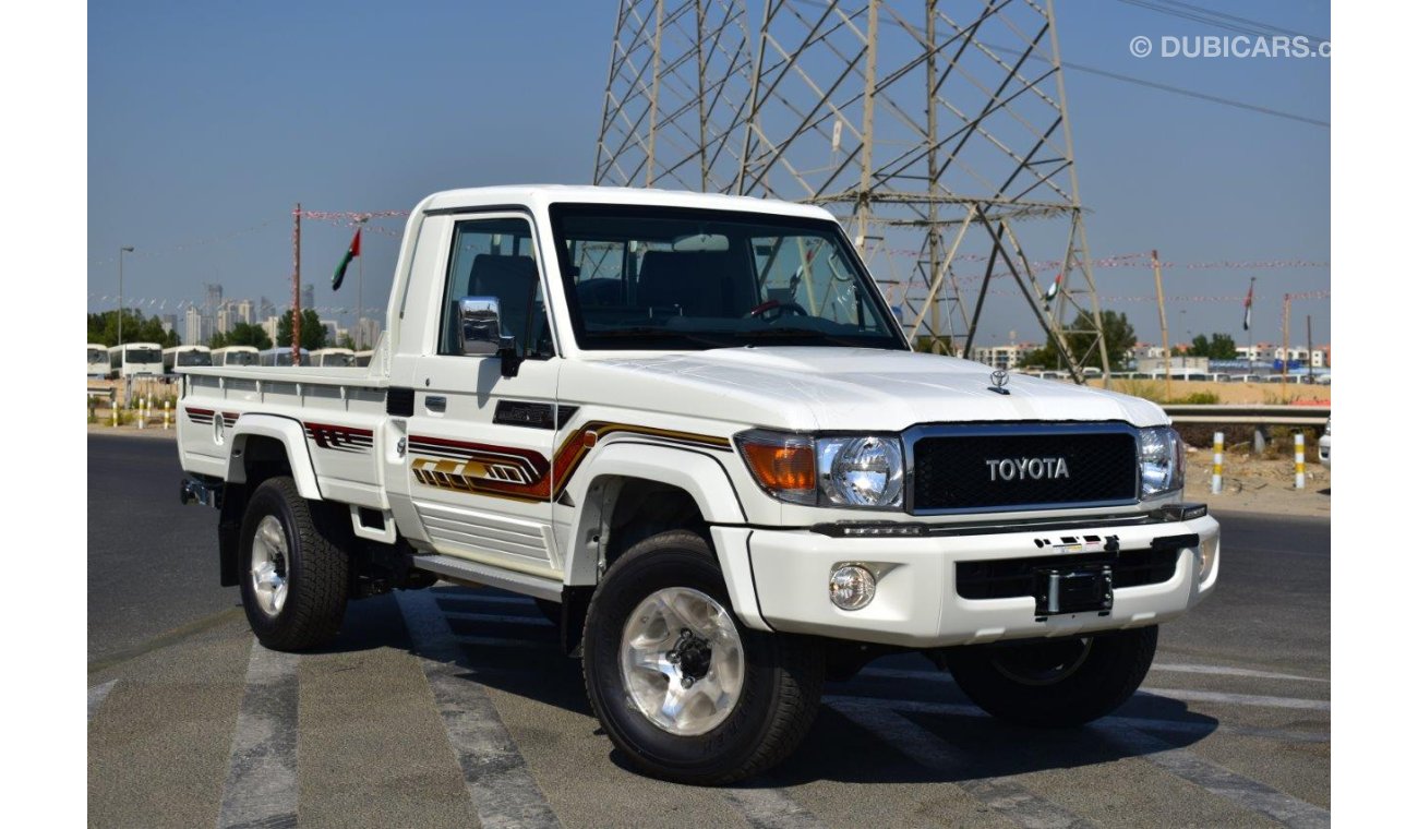 تويوتا لاند كروزر بيك آب 79 SINGLE CAB LX-V V6 4.0L PETROL  4WD MANUAL TRANSMISSION