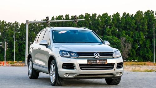 Volkswagen Touareg Volkswagen Touareg 2012 GCC, full option, in excellent condition, inside and out