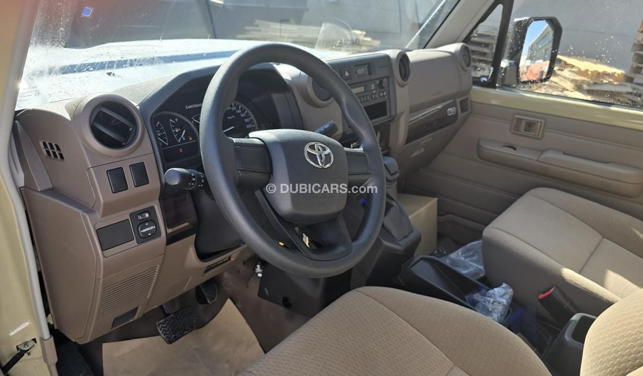 Toyota Land Cruiser Pick Up TOYOTA LAND CRUISER SINGLE CABIN PETROL V6 STD E AUTO 2025 MODEL