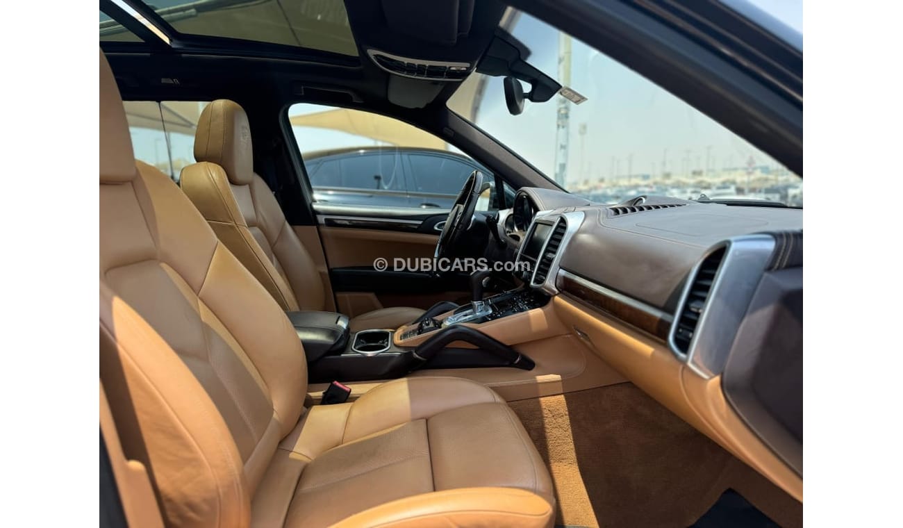 Porsche Cayenne Porsche Cayenne S / 2014 / Only 91,000KM / GCC / Free Accident