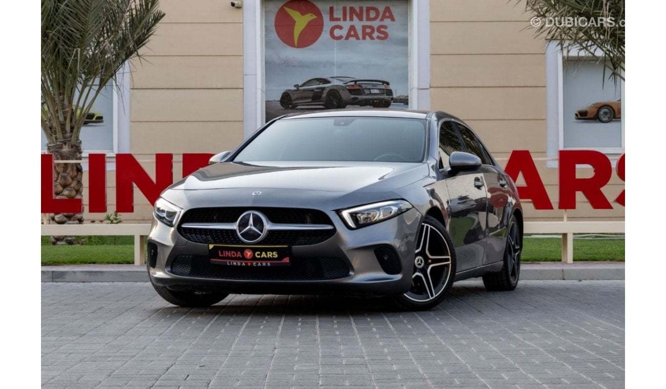 Mercedes-Benz A 200 Premium Mercedes-Benz A200 AMG Kit Sedan 2019 GCC under Warranty with Flexible Down-Payment.