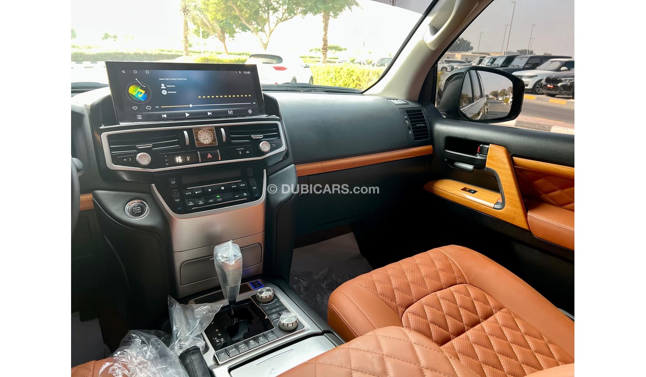 تويوتا لاند كروزر LAND CRUISER GXR 2011 FACE LIFTED 2023 MODEL V6 PETROL 4x4