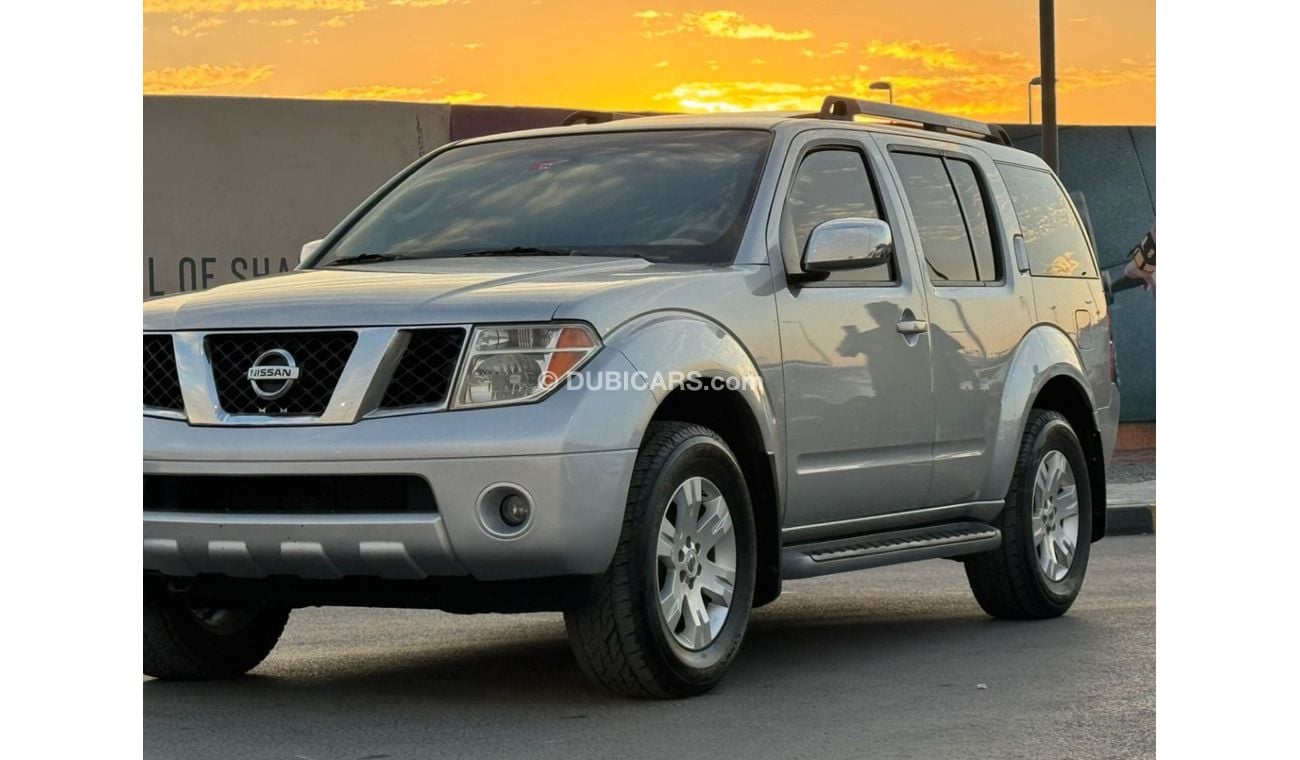 Nissan Pathfinder LE 3.5L In excellent condition and requires no expenses