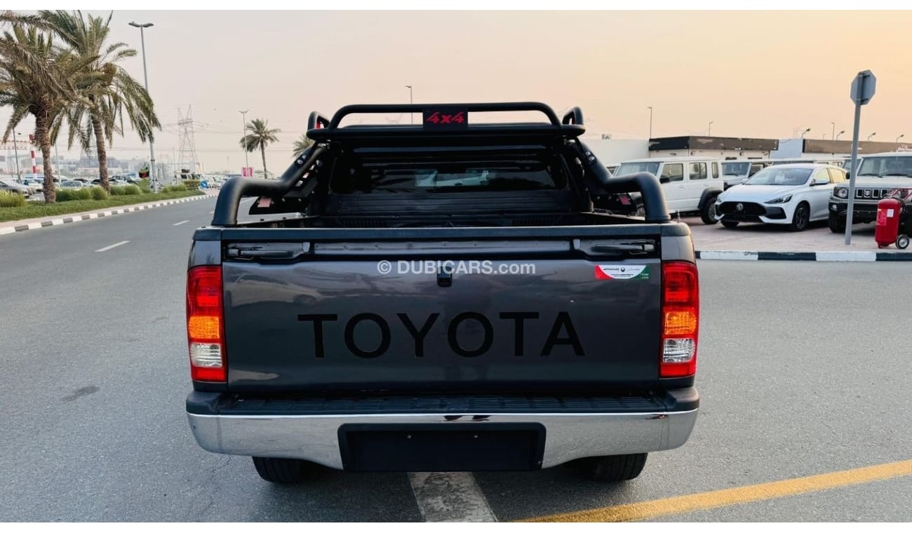 Toyota Hilux DOUBLE CABIN | 2.5L DIESEL | MANUAL TRANSMISSION | PREMIUM SPORT BAR WITH BASKET | 2011 | LHD | REAR