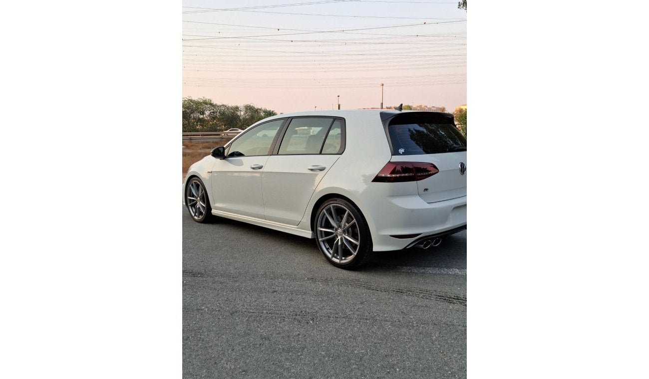 Volkswagen Golf R Sport Golf R Gulf full specifications, large screen, no accidents, no malfunctions