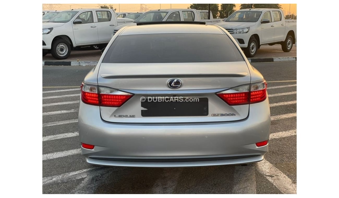 لكزس ES 300 2013 Lexus ES300H Hybrid 2.5L V4 - Japanese Specs Full Option - Without Accident