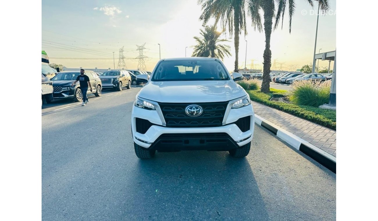 تويوتا فورتونر Toyota Fortuner 2022 V4  2.8 Diesel Right Hand Driver