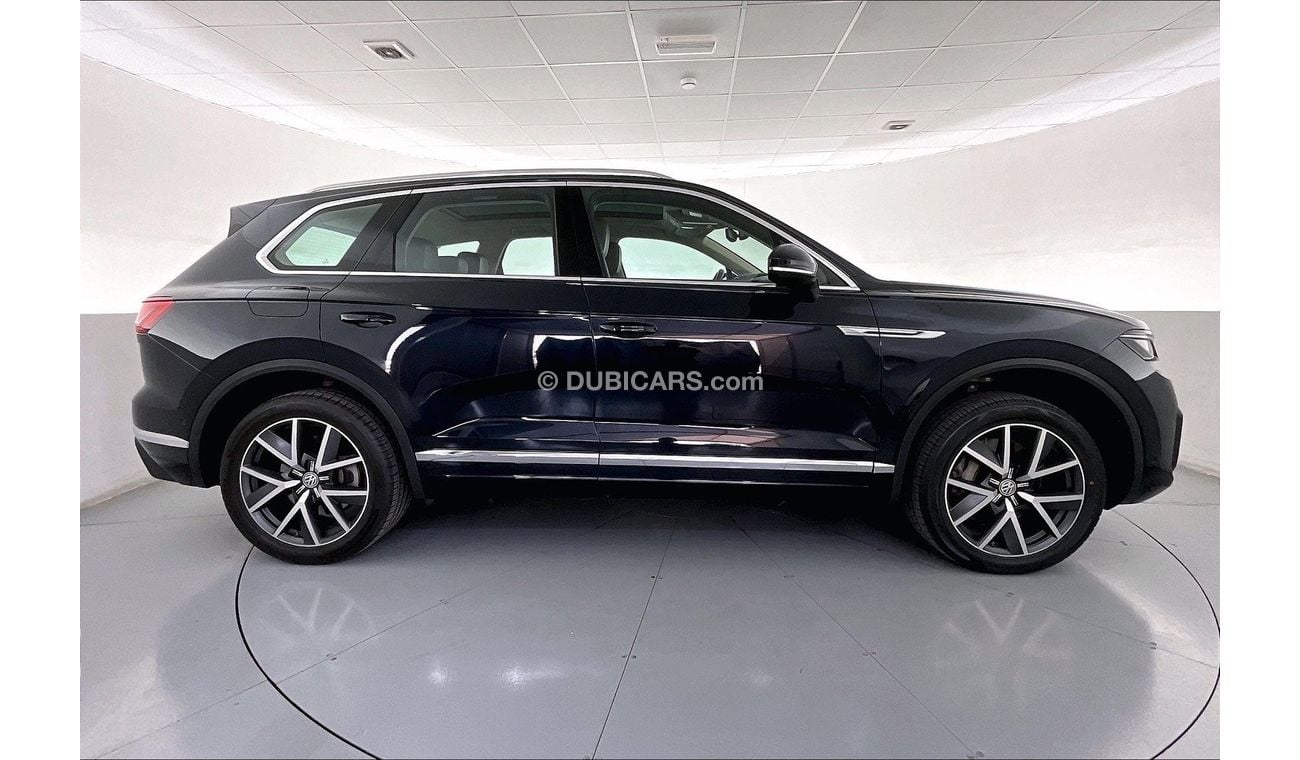 Volkswagen Touareg R-Line | 1 year free warranty | 0 Down Payment