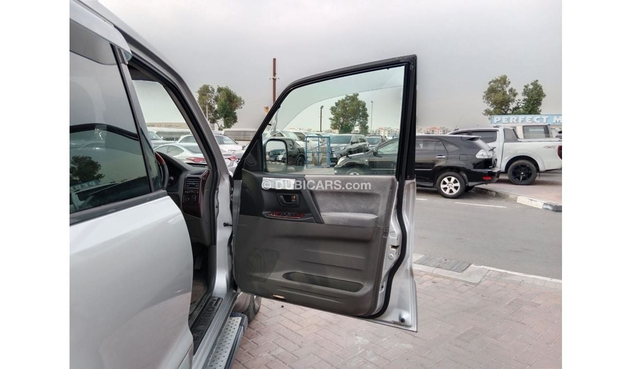 ميتسوبيشي باجيرو MITSUBISHI PAJERO RIGHT HAND DRIVE(PM05806)