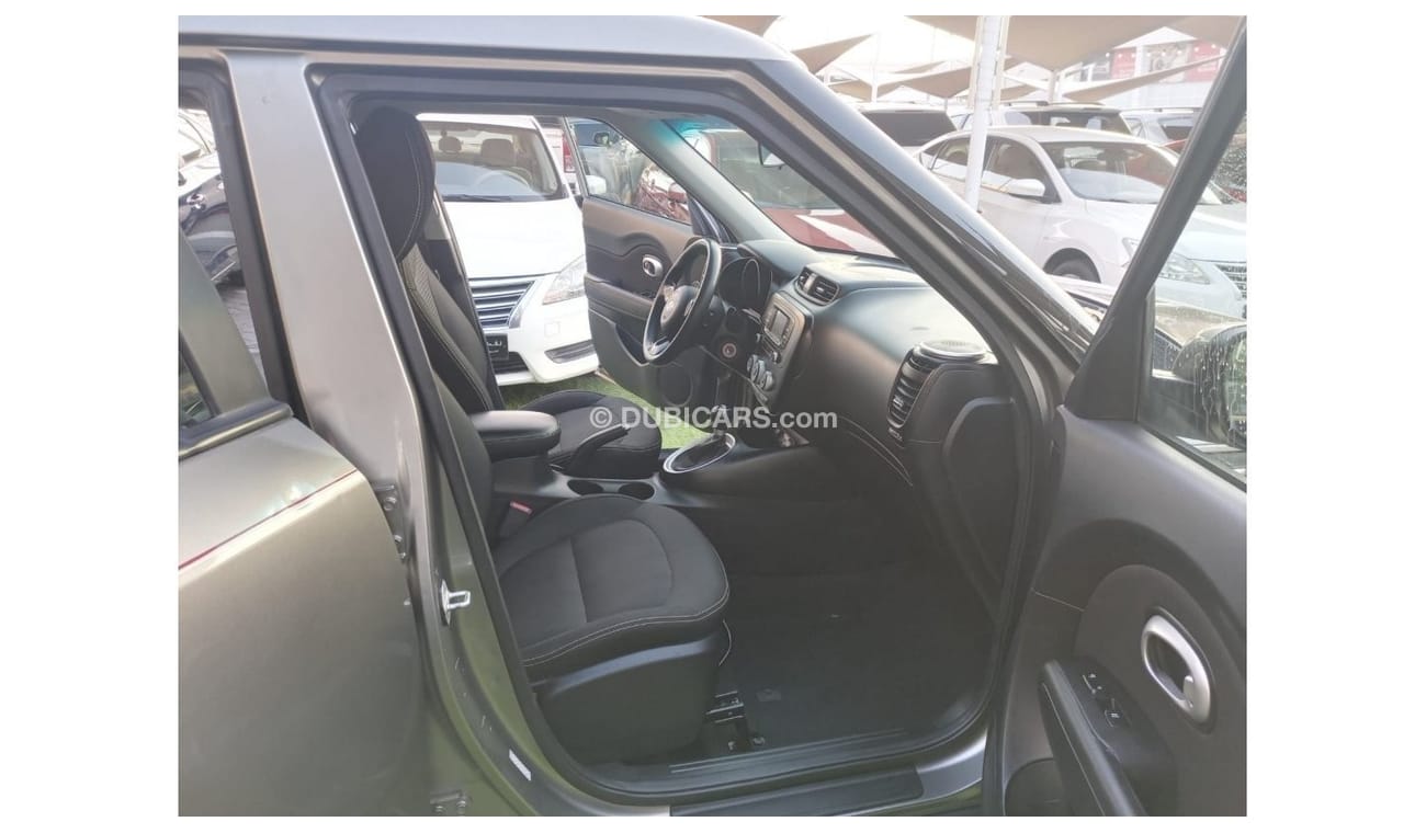 Kia Soul 2016 model, American specifications, 2000 cc, cruise control, alloy wheels and sensors in excellent