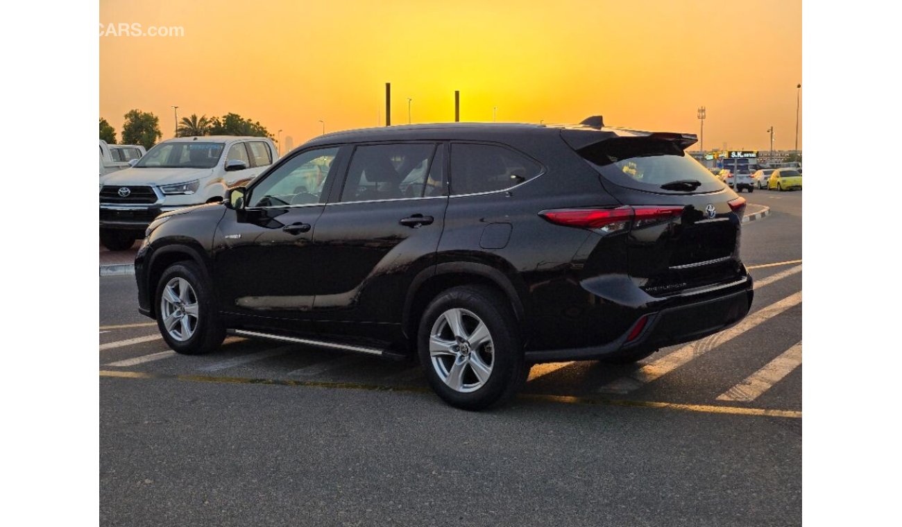 Toyota Highlander 2022 model 2.5cc engine Hybrid Push button and leather seats