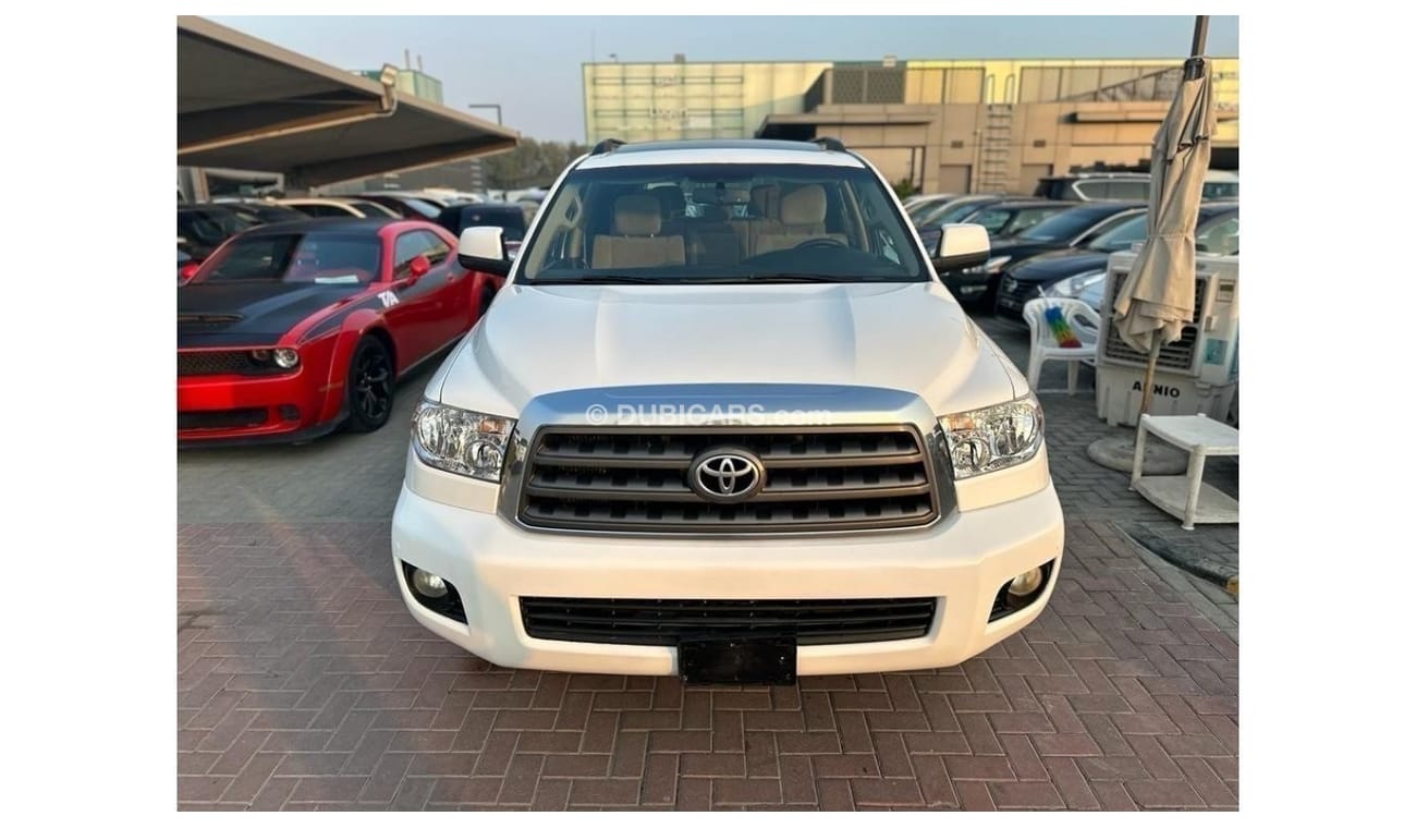 Toyota Sequoia Toyota sequoia GXR 2014 gcc 5.7 litre 55000 aed fixed