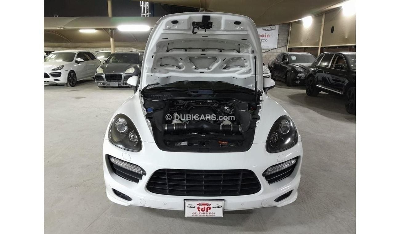 بورش كايان PORSCHE CAYENNE GTS 4.8L 2014, WITH PANORAMIC ROOF, PADDLE SHIFTER, GTS INTERIOR PACKAGE AND MORE..