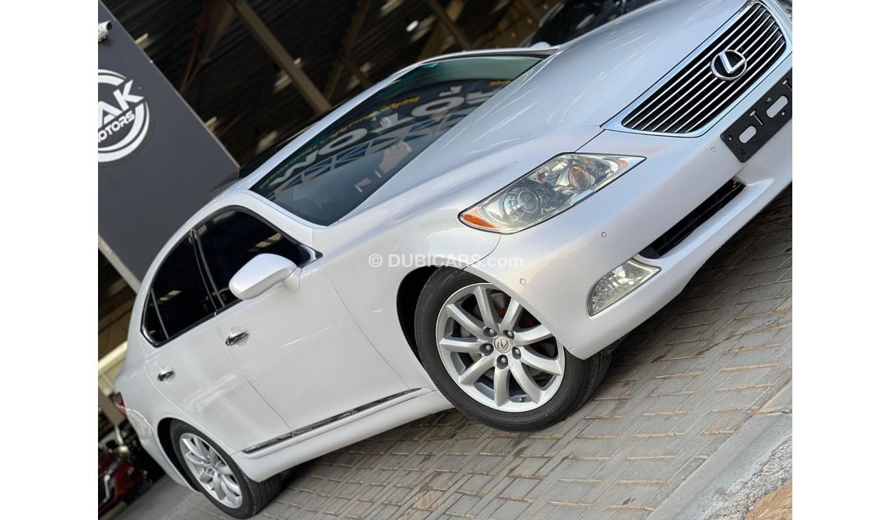 Lexus LS460 4.6L / FULL OPTIONS / HIGHEST SPECS / CLEAN TITLE