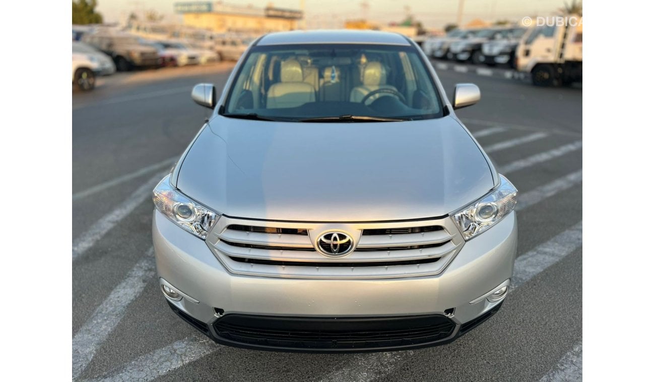 Toyota Highlander 2012 TOYOTA HIGHLANDER 4 CYLINDER - 2.7L I-4 DOHC, VVT, 187HP  7 SEATER LEATHER SEATS