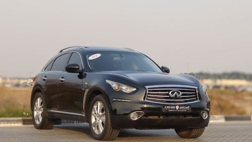 إنفينيتي Q70 Luxury 3.7L Infiniti Qx70 3.7L 2016 GCC (full service history) , accident-free, in excellent conditi