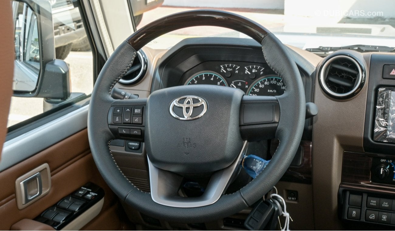 Toyota Land Cruiser Hard Top LX. 4.0L V6 A/T