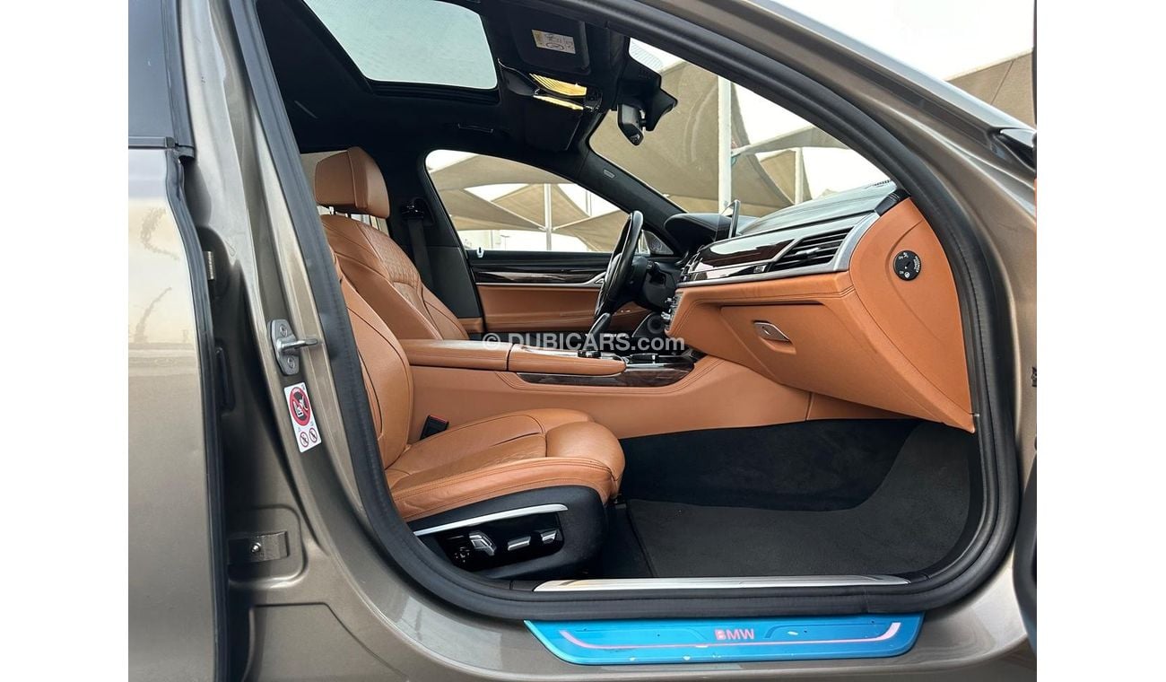 بي أم دبليو 750Li Luxury Plus BMW 750 Li _GCC_2017_Excellent Condition _Full option